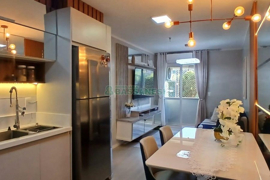 Apartamento com 55m², 2 dormitórios, 1 vaga, no bairro Vinhedos em Caxias do Sul para Comprar