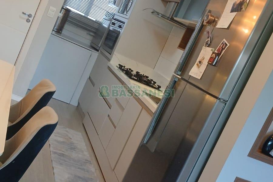 Apartamento com 55m², 2 dormitórios, 1 vaga, no bairro Vinhedos em Caxias do Sul para Comprar