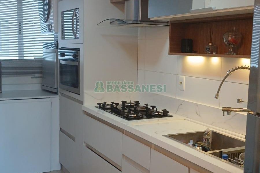 Apartamento com 55m², 2 dormitórios, 1 vaga, no bairro Vinhedos em Caxias do Sul para Comprar