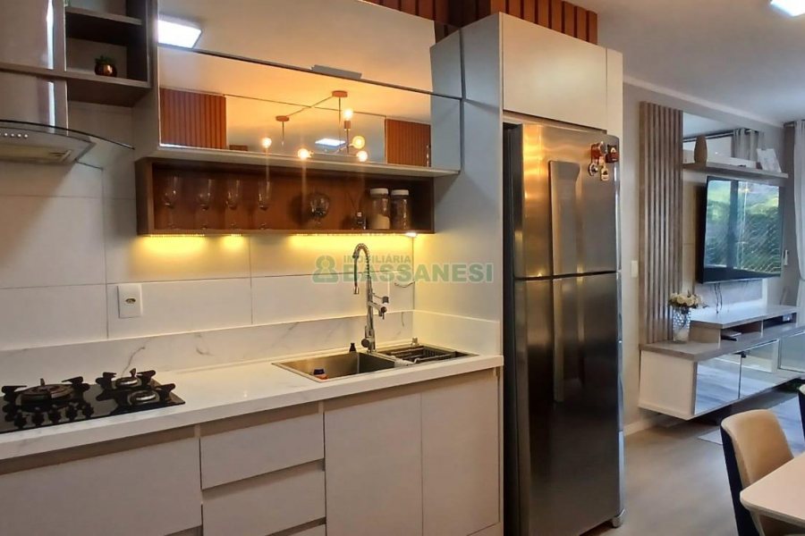 Apartamento com 55m², 2 dormitórios, 1 vaga, no bairro Vinhedos em Caxias do Sul para Comprar