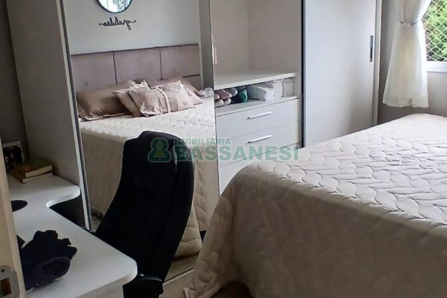 Apartamento com 55m², 2 dormitórios, 1 vaga, no bairro Vinhedos em Caxias do Sul para Comprar