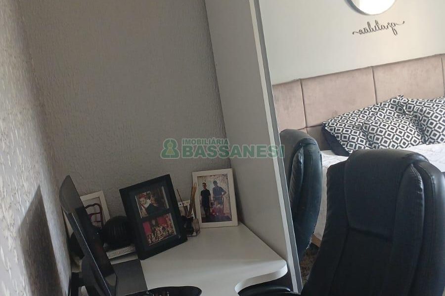 Apartamento com 55m², 2 dormitórios, 1 vaga, no bairro Vinhedos em Caxias do Sul para Comprar