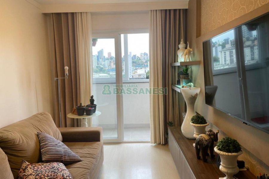 Apartamento com 65m², 2 dormitórios, 2 vagas, no bairro Pio X em Caxias do Sul para Comprar