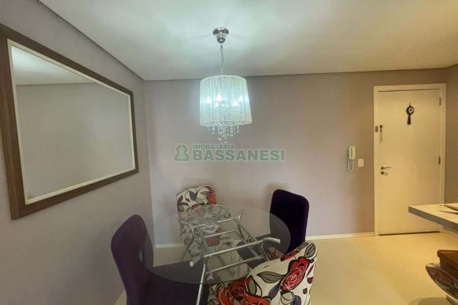 Apartamento com 65m², 2 dormitórios, 2 vagas, no bairro Pio X em Caxias do Sul para Comprar