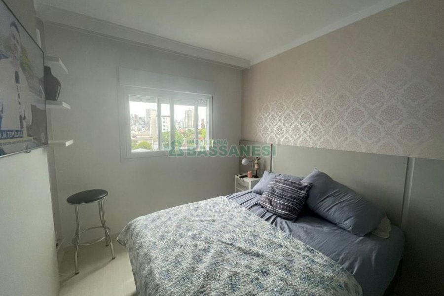 Apartamento com 65m², 2 dormitórios, 2 vagas, no bairro Pio X em Caxias do Sul para Comprar