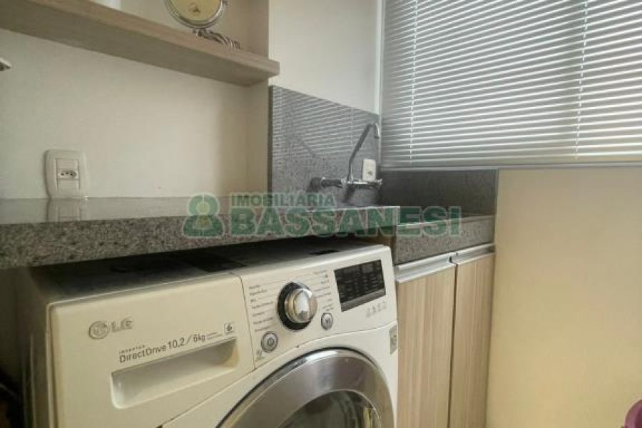 Apartamento com 65m², 2 dormitórios, 2 vagas, no bairro Pio X em Caxias do Sul para Comprar