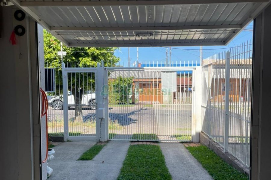 Sobrado com 100m², 3 dormitórios, 2 vagas, no bairro Cidade Nova em Caxias do Sul para Comprar