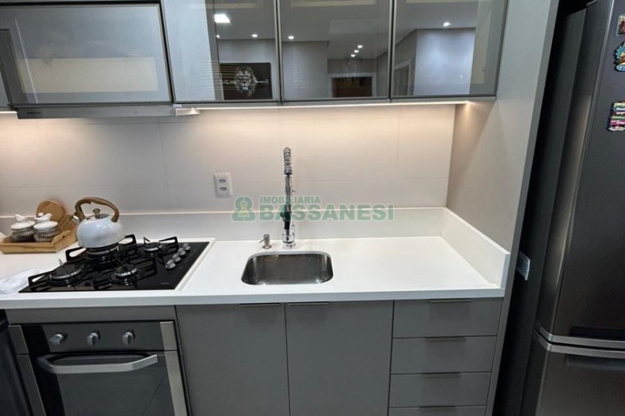 Apartamento com 54m², 2 dormitórios, 1 vaga, no bairro Desvio Rizzo em Caxias do Sul para Alugar