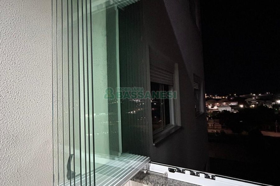 Apartamento com 54m², 2 dormitórios, 1 vaga, no bairro Desvio Rizzo em Caxias do Sul para Alugar