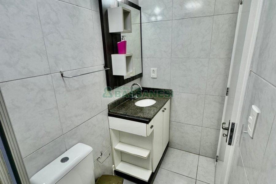 Apto Mobiliado com 45m², 1 dormitório, 1 vaga, no bairro Lourdes em Caxias do Sul para Alugar