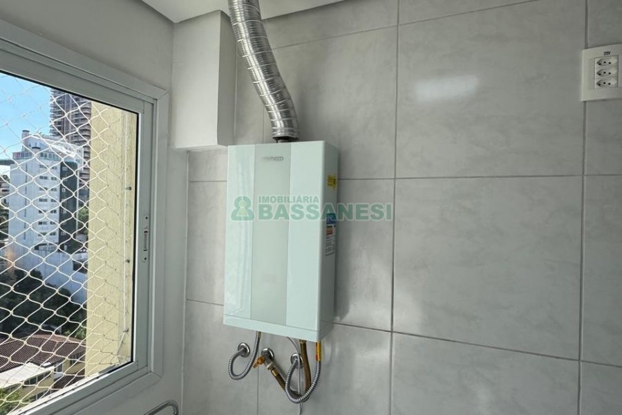 Apto Mobiliado com 45m², 1 dormitório, 1 vaga, no bairro Lourdes em Caxias do Sul para Alugar