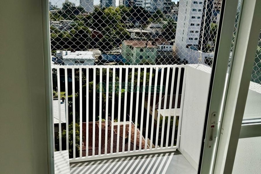 Apto Mobiliado com 45m², 1 dormitório, 1 vaga, no bairro Lourdes em Caxias do Sul para Alugar