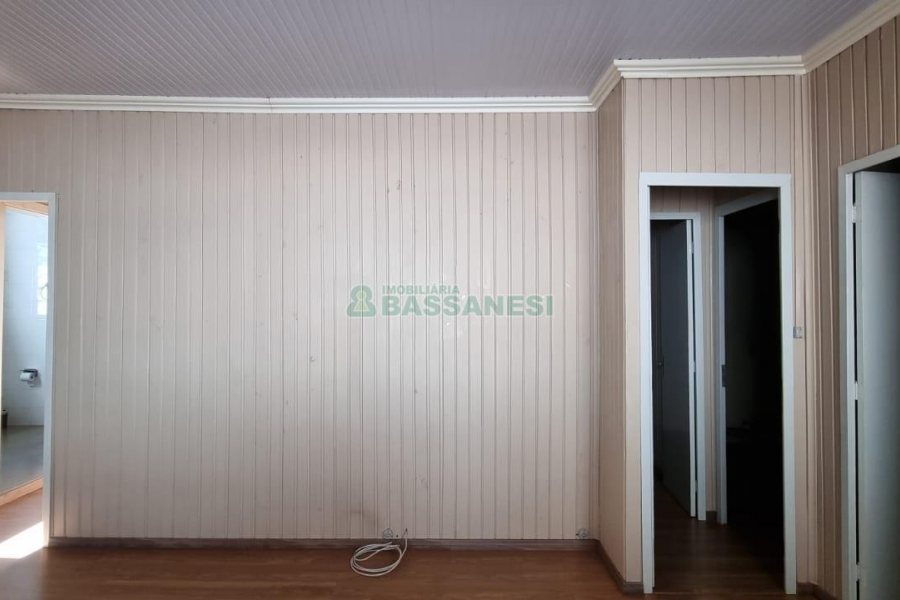 Casa com 368m², 6 dormitórios, no bairro São Leopoldo em Caxias do Sul para Comprar