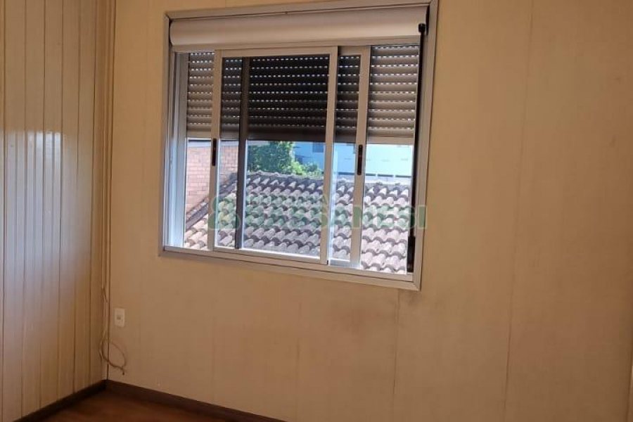 Casa com 368m², 6 dormitórios, no bairro São Leopoldo em Caxias do Sul para Comprar