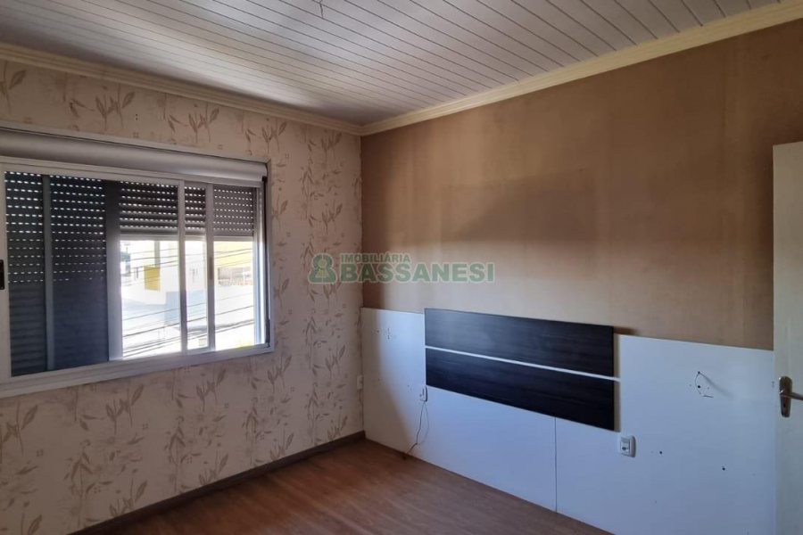 Casa com 368m², 6 dormitórios, no bairro São Leopoldo em Caxias do Sul para Comprar