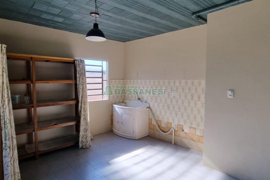 Casa com 368m², 6 dormitórios, no bairro São Leopoldo em Caxias do Sul para Comprar