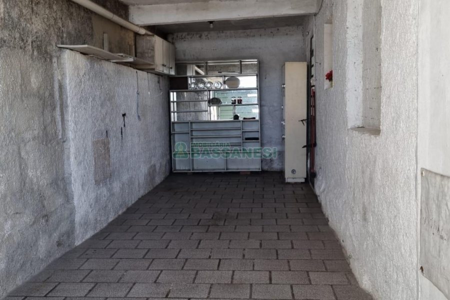 Casa com 368m², 6 dormitórios, no bairro São Leopoldo em Caxias do Sul para Comprar