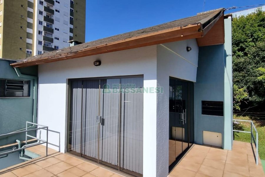 Casa com 368m², 6 dormitórios, no bairro São Leopoldo em Caxias do Sul para Comprar