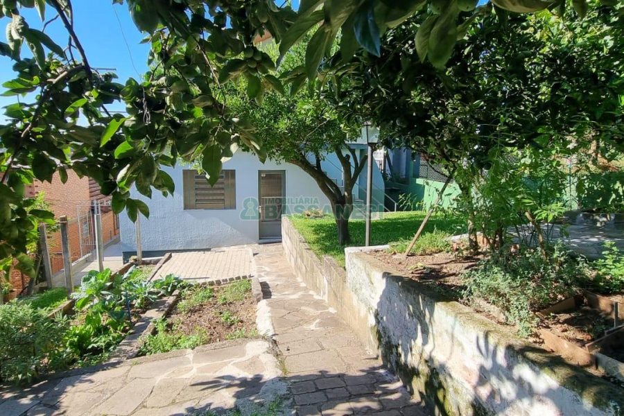 Casa com 368m², 6 dormitórios, no bairro São Leopoldo em Caxias do Sul para Comprar