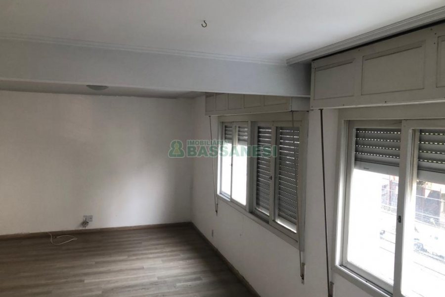 Apartamento com 170m², 3 dormitórios, 2 vagas, no bairro Centro em Caxias do Sul para Comprar