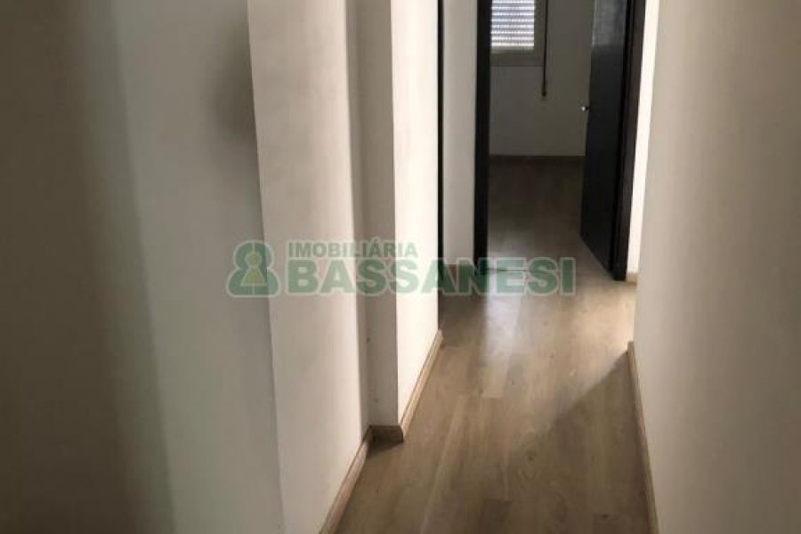 Apartamento com 170m², 3 dormitórios, 2 vagas, no bairro Centro em Caxias do Sul para Comprar
