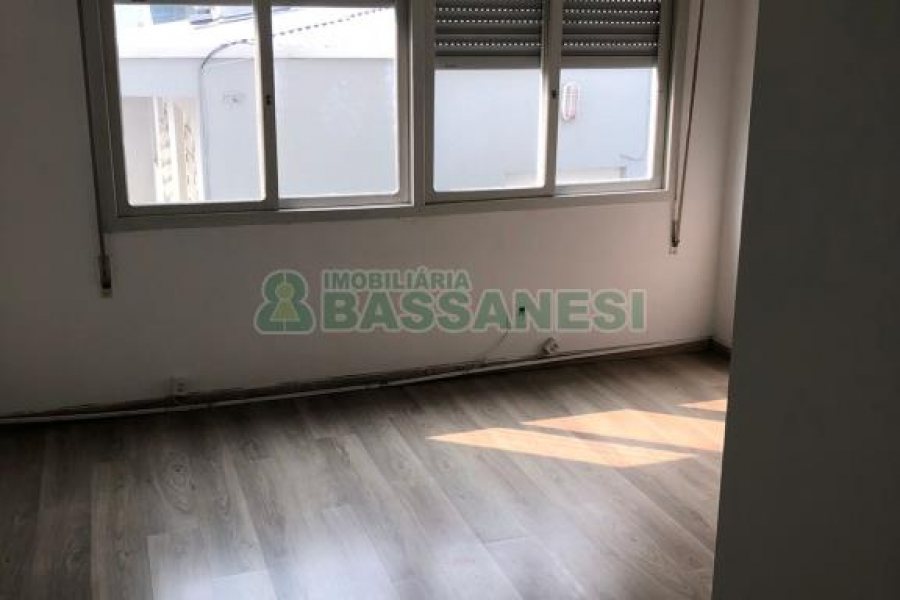 Apartamento com 170m², 3 dormitórios, 2 vagas, no bairro Centro em Caxias do Sul para Comprar