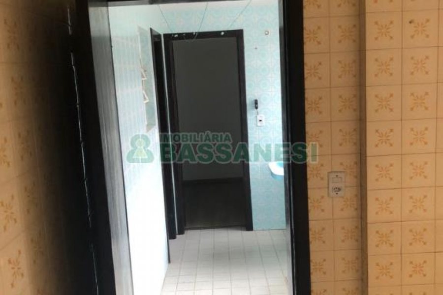 Apartamento com 170m², 3 dormitórios, 2 vagas, no bairro Centro em Caxias do Sul para Comprar