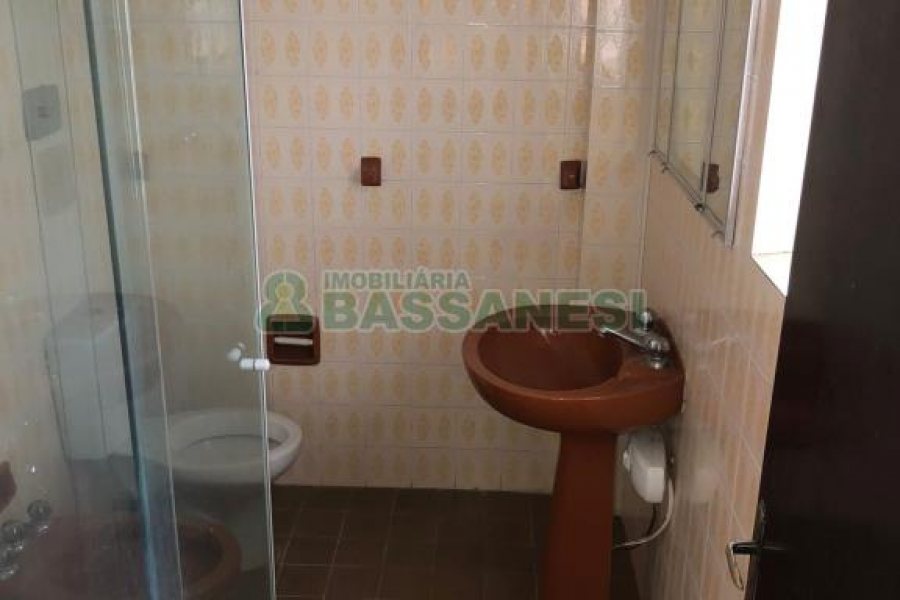 Apartamento com 170m², 3 dormitórios, 2 vagas, no bairro Centro em Caxias do Sul para Comprar