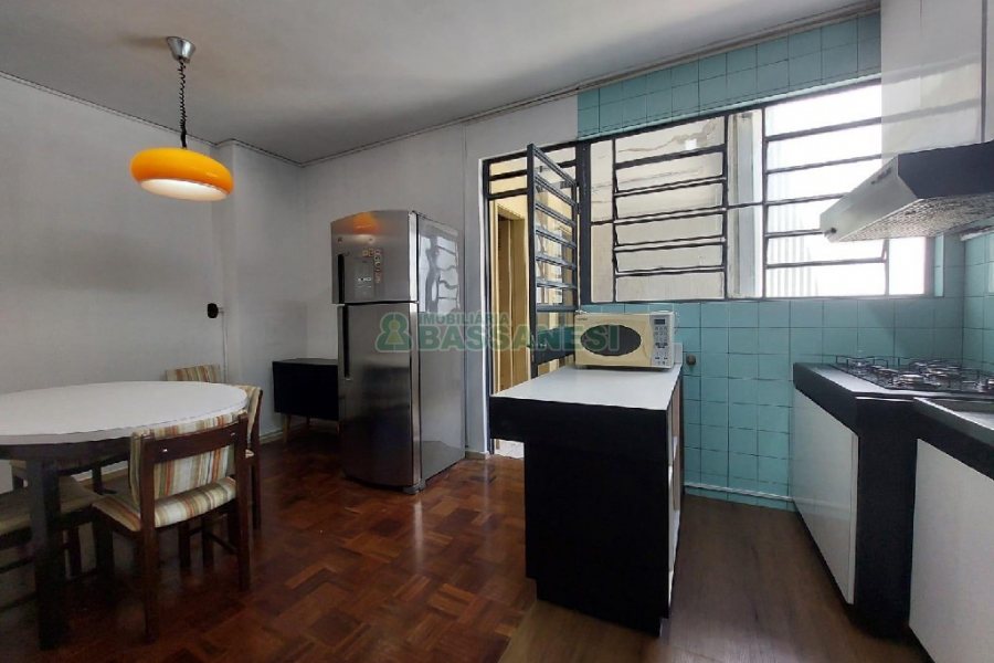 Apto Mobiliado com 120m², 3 dormitórios, 1 vaga, no bairro Cinqüentenário em Caxias do Sul para Alugar