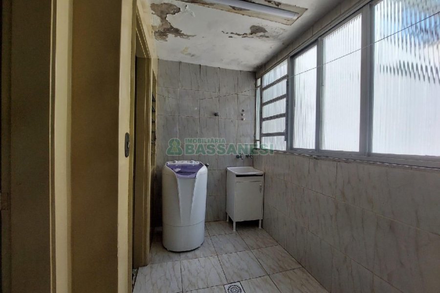 Apto Mobiliado com 120m², 3 dormitórios, 1 vaga, no bairro Cinqüentenário em Caxias do Sul para Alugar