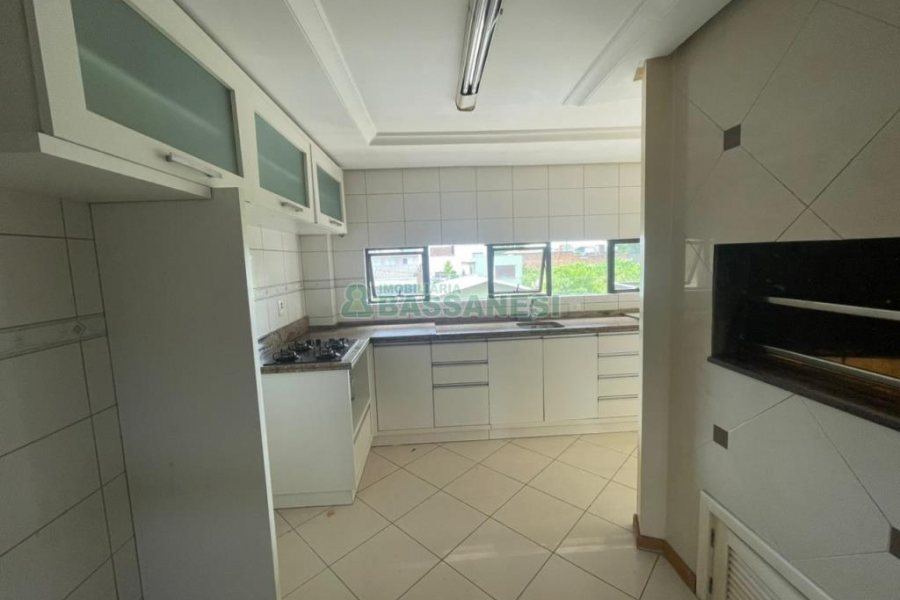 Apartamento com 183m², 3 dormitórios, 2 vagas, no bairro Madureira em Caxias do Sul para Comprar