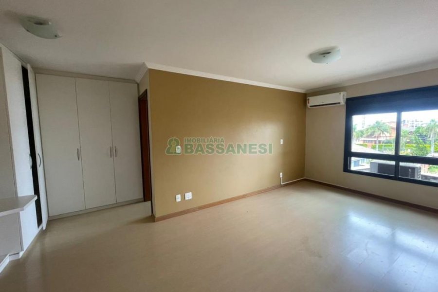 Apartamento com 183m², 3 dormitórios, 2 vagas, no bairro Madureira em Caxias do Sul para Comprar