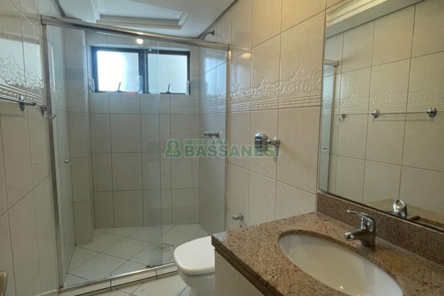 Apartamento com 183m², 3 dormitórios, 2 vagas, no bairro Madureira em Caxias do Sul para Comprar