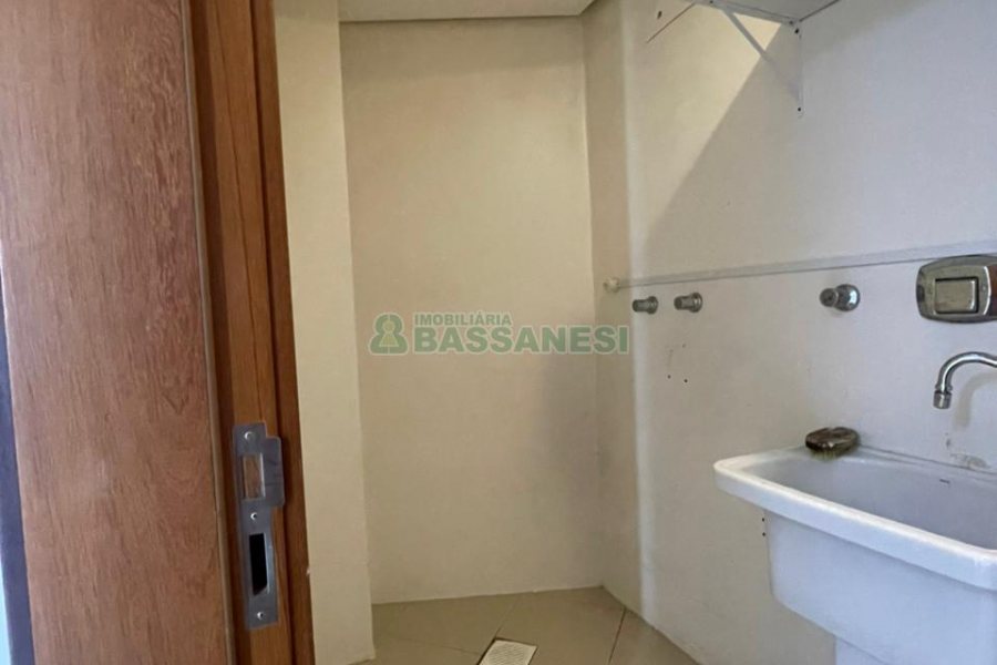 Apartamento com 183m², 3 dormitórios, 2 vagas, no bairro Madureira em Caxias do Sul para Comprar