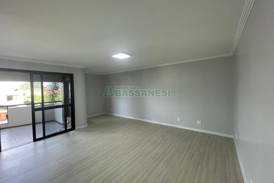 Apartamento com 183m², 3 dormitórios, 2 vagas, no bairro Madureira em Caxias do Sul para Comprar