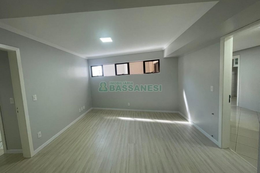 Apartamento com 183m², 3 dormitórios, 2 vagas, no bairro Madureira em Caxias do Sul para Comprar