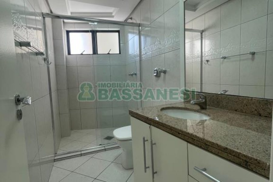 Apartamento com 183m², 3 dormitórios, 2 vagas, no bairro Madureira em Caxias do Sul para Comprar