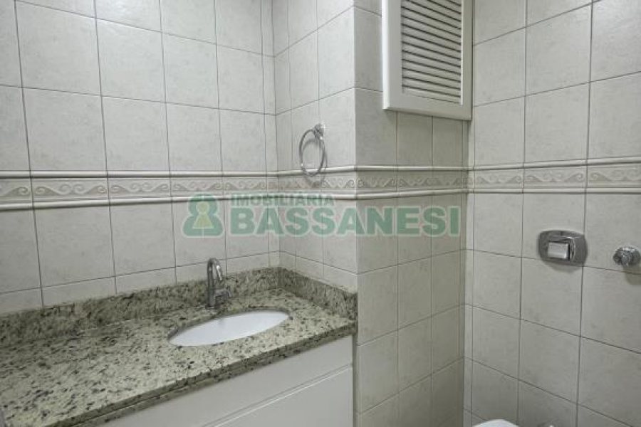 Apartamento com 183m², 3 dormitórios, 2 vagas, no bairro Madureira em Caxias do Sul para Comprar