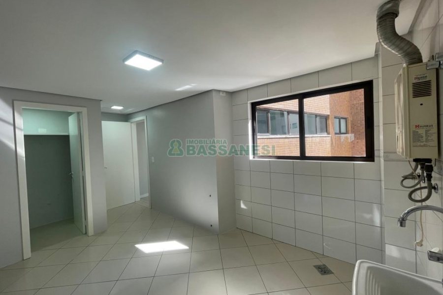 Apartamento com 183m², 3 dormitórios, 2 vagas, no bairro Madureira em Caxias do Sul para Comprar