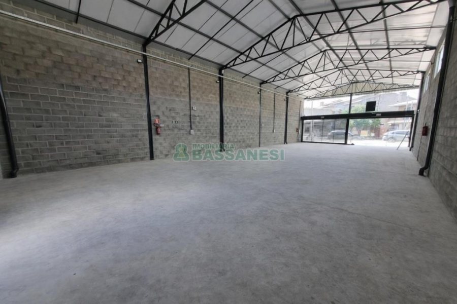 Pavilhão com 200m², no bairro Esplanada em Caxias do Sul para Alugar