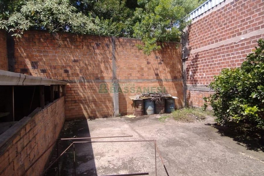 Pavilhão com 200m², no bairro De Lazzer em Caxias do Sul para Comprar