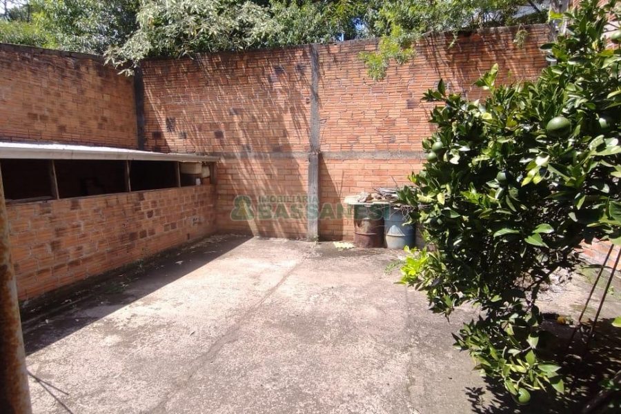Pavilhão com 200m², no bairro De Lazzer em Caxias do Sul para Comprar