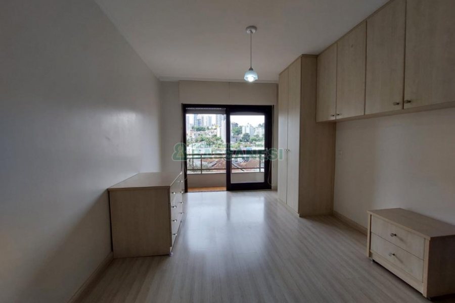 Apartamento com 70m², 3 dormitórios, 1 vaga, no bairro Pio X em Caxias do Sul para Alugar