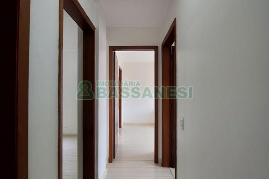 Apartamento com 70m², 3 dormitórios, 1 vaga, no bairro Pio X em Caxias do Sul para Alugar