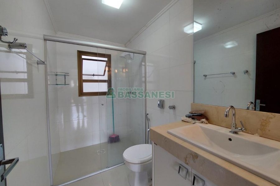 Apartamento com 70m², 3 dormitórios, 1 vaga, no bairro Pio X em Caxias do Sul para Alugar