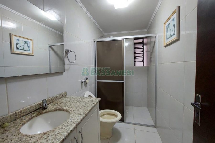Apartamento com 70m², 3 dormitórios, 1 vaga, no bairro Pio X em Caxias do Sul para Alugar