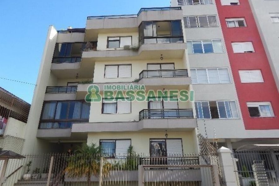 Apartamento com 210m², 3 dormitórios, 2 vagas, no bairro Pio X em Caxias do Sul para Alugar