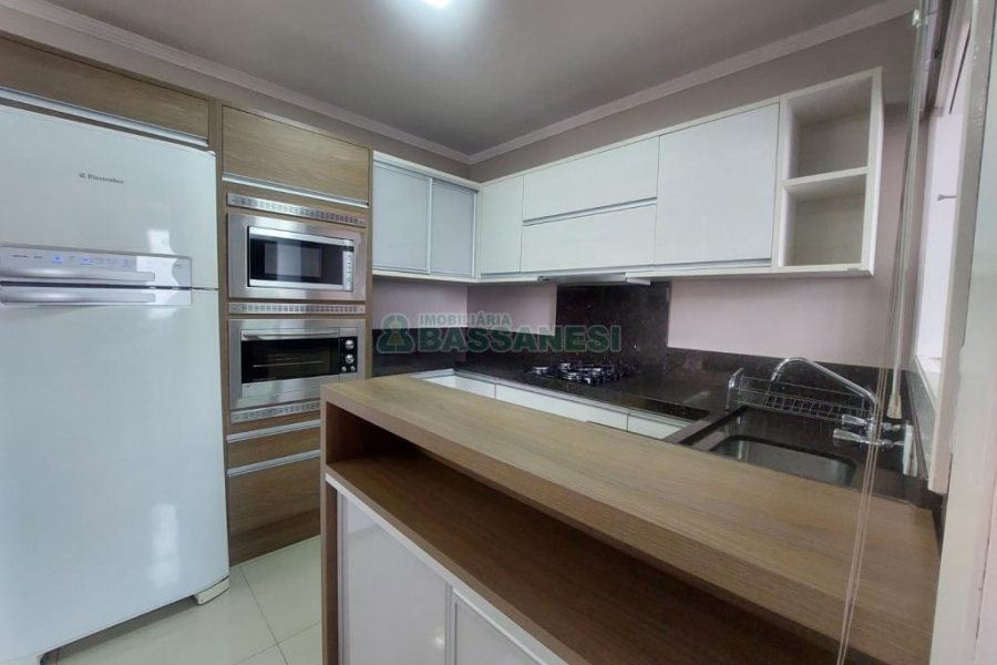 Apartamento com 210m², 3 dormitórios, 2 vagas, no bairro Pio X em Caxias do Sul para Alugar