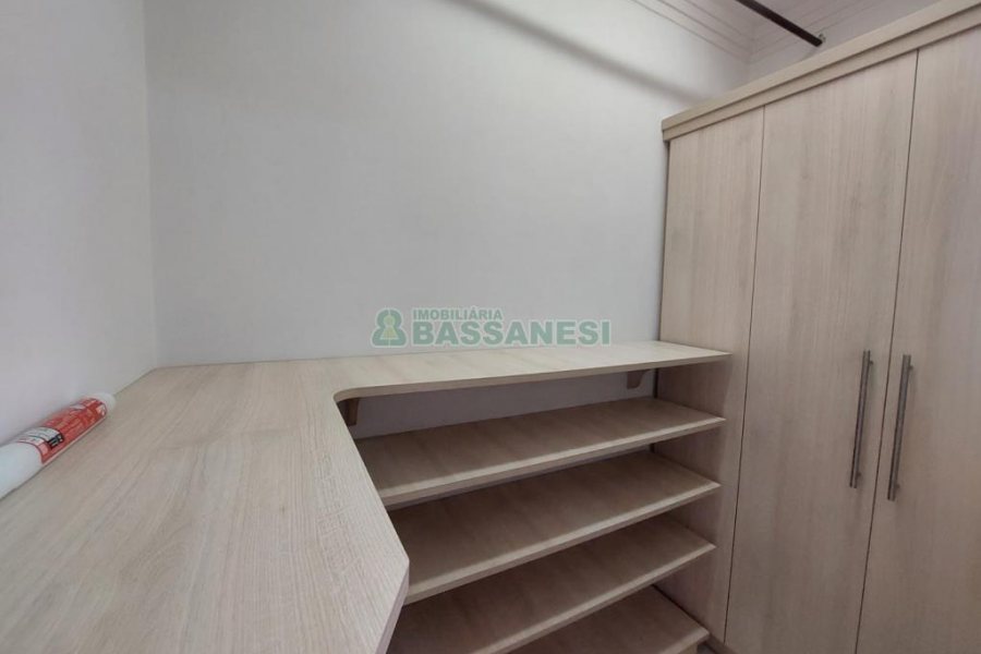 Apartamento com 210m², 3 dormitórios, 2 vagas, no bairro Pio X em Caxias do Sul para Alugar