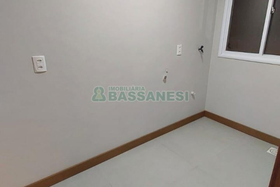 Apartamento com 70m², 3 dormitórios, 2 vagas, no bairro Santa Catarina em Caxias do Sul para Alugar